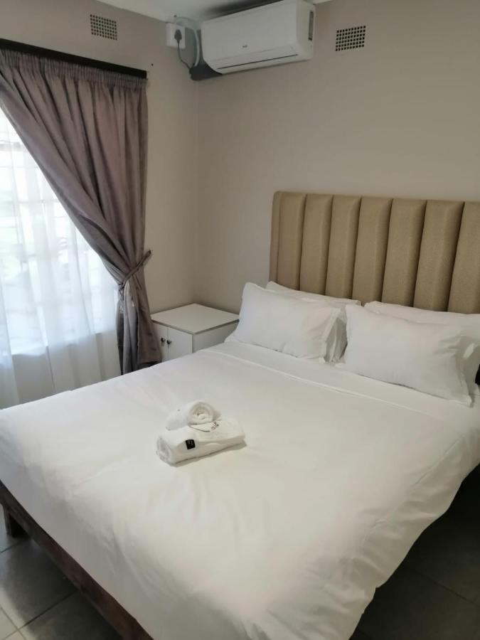 La Gracia Lodge หลุยส์ทริคาร์ดท์ ภายนอก รูปภาพ